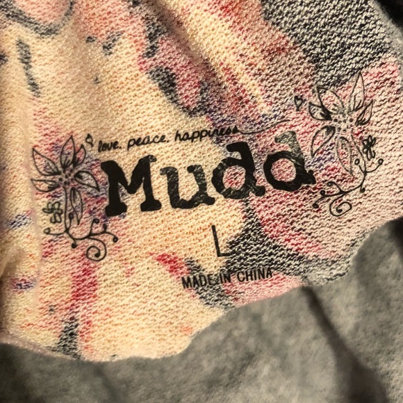 ❤️SOLD❤️ L cold shoulder flowy tops - Picture 3 of 4